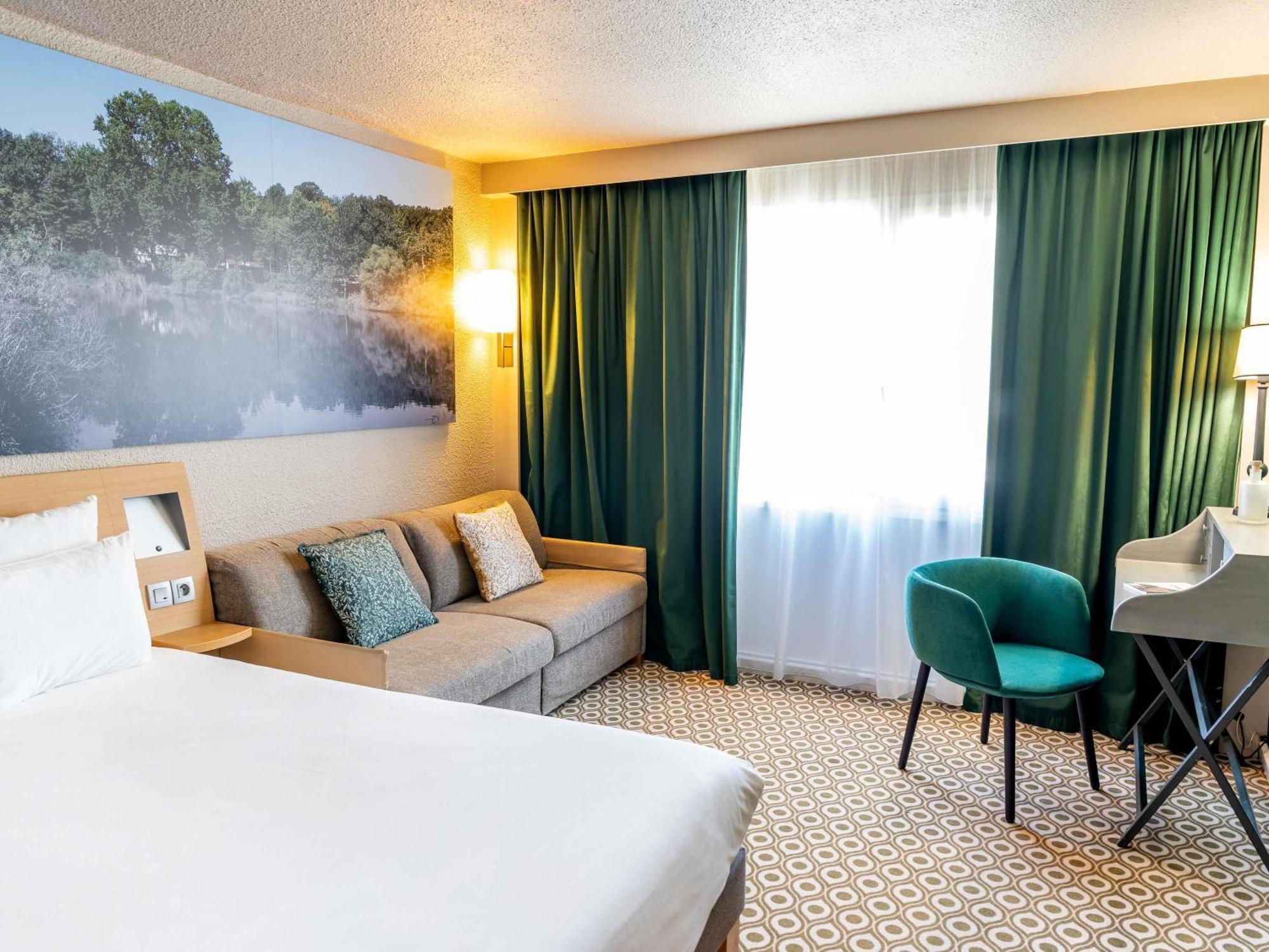 Camera Superior con Letto Matrimoniale e Divano-Letto